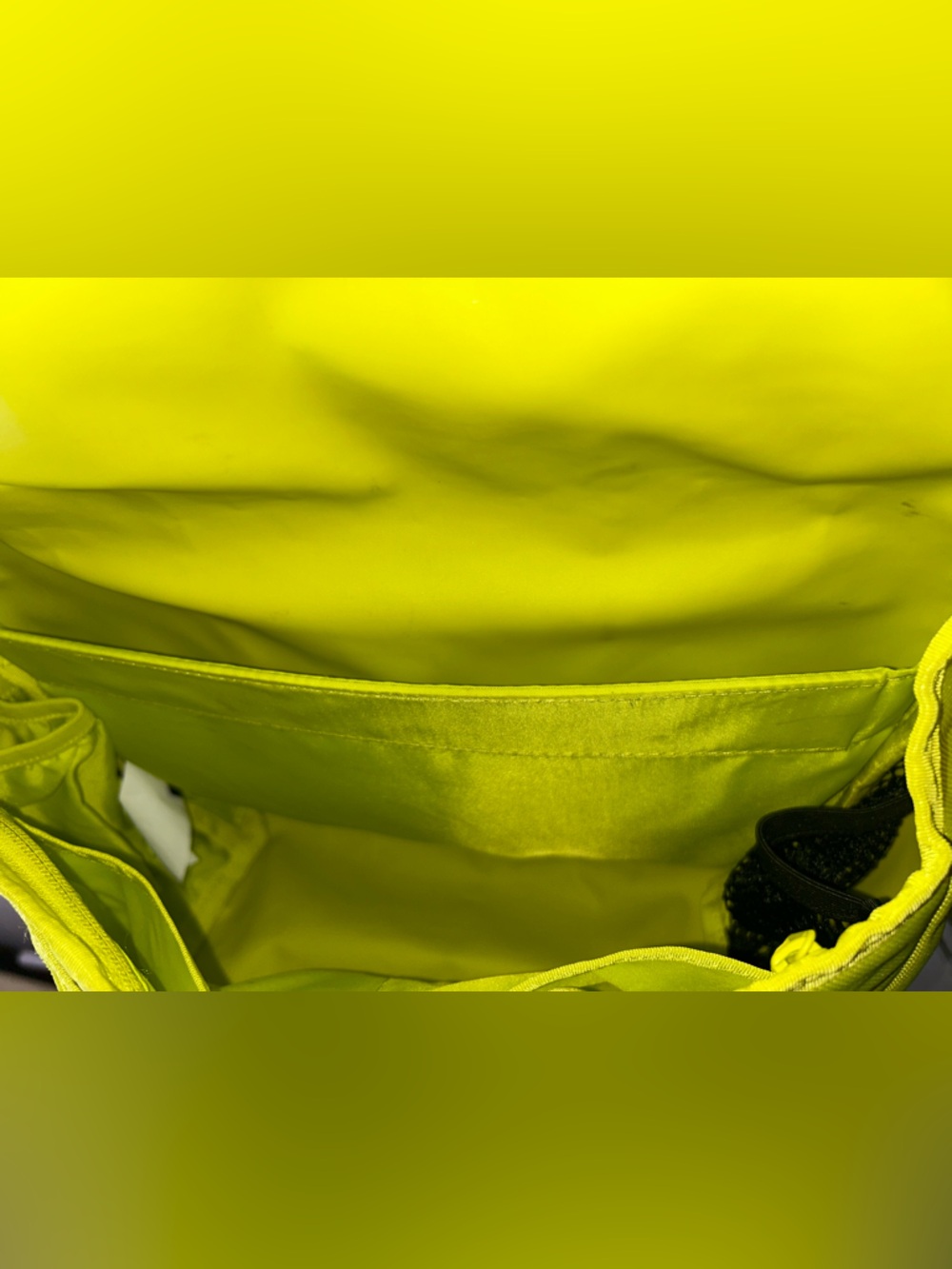 Timbuk2 High-Visibility Yellow Messenger Bag -Unicolor Line in Sulphur Colorway - Picture 12 of 12